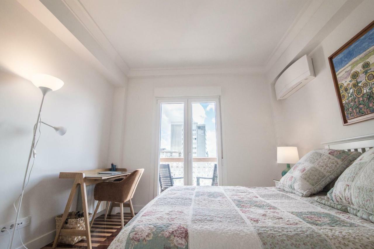 Elegant Retreat Business District Bernabeu Apartment Madrid Exterior photo