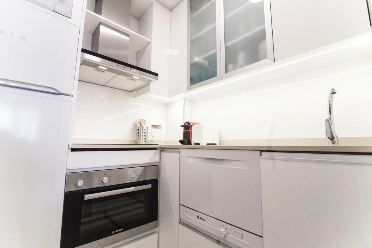 Elegant Retreat Business District Bernabeu Apartment Madrid Exterior photo