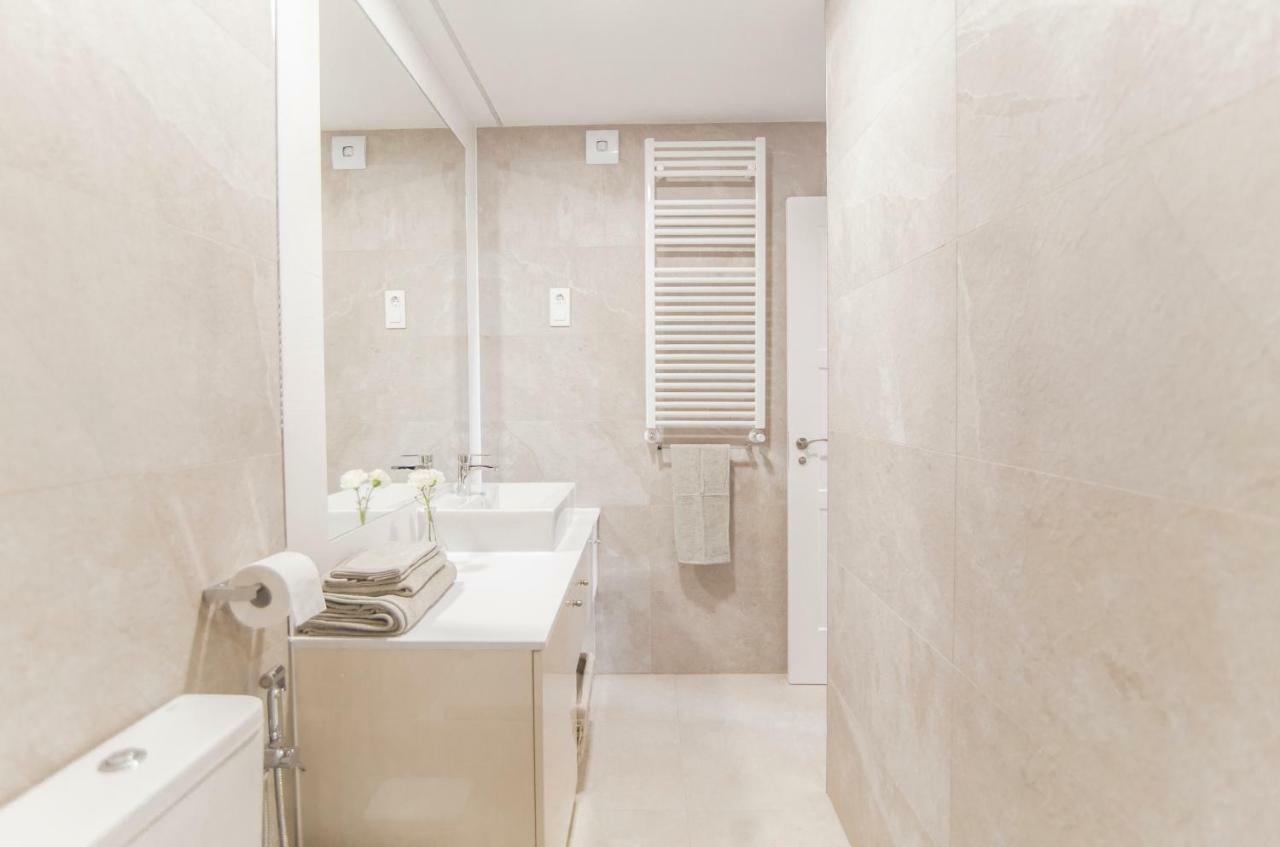 Elegant Retreat Business District Bernabeu Apartment Madrid Exterior photo